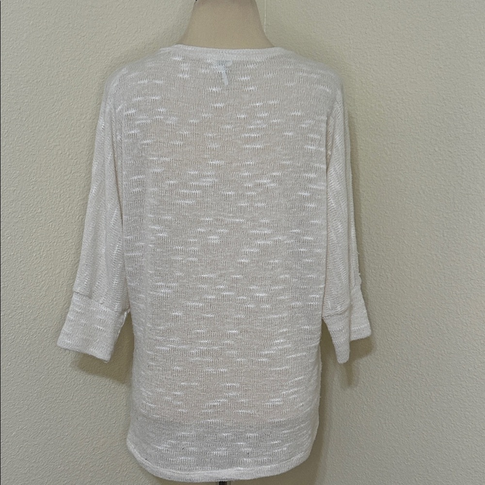 Splendid Cream Sweater Size Small - Picture 2 of 3